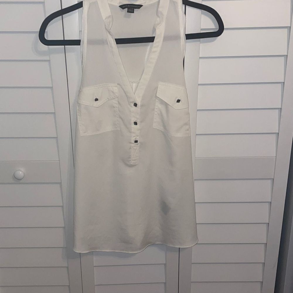 Rock & Republic flowy racerback tank “check back of tank” soft rayon”